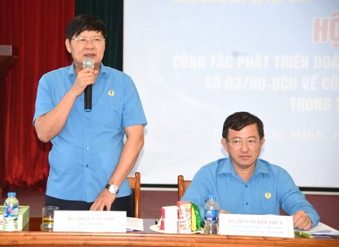 Chăm lo tốt để phát triển đoàn viên công đoàn
